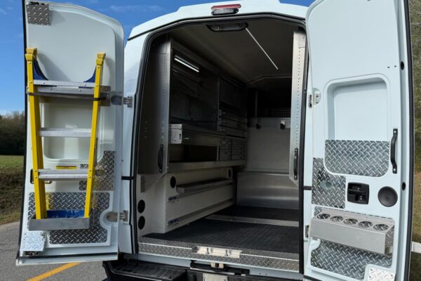 Master 75 service body with standard 50/50 rear doors open